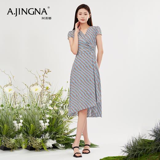 【商场同款】阿菁娜V领收腰印花设计感连衣裙A28X212066 商品图3