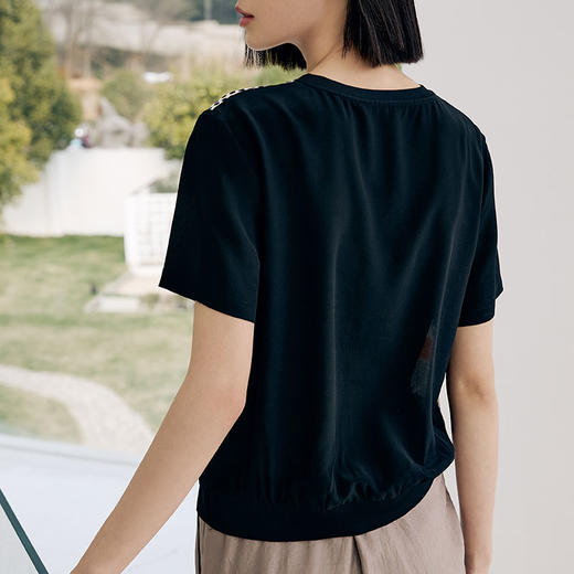 玳莎16姆米真丝双绉印花T恤女2023夏季新款休闲通勤设计感短袖圆领简约上衣  DB31108 商品图2