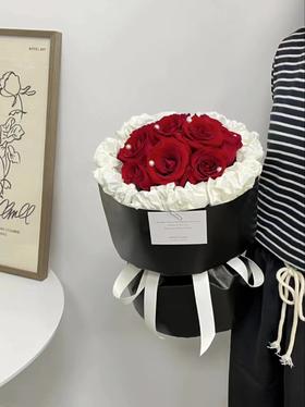 【超市】小香风红玫瑰花束