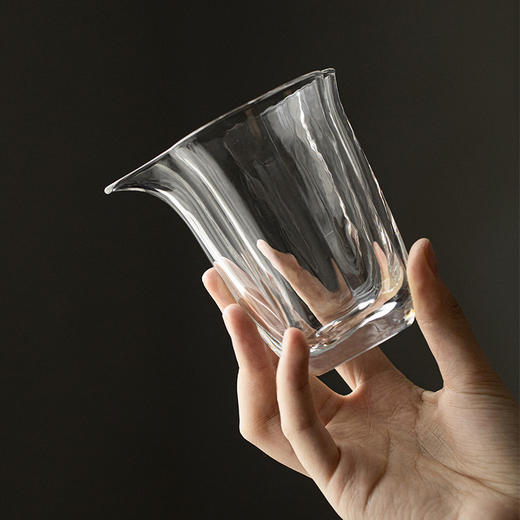【日用百货】墨己 玻璃花口公道杯 做工加厚玻璃分茶器公杯 功夫茶具 商品图2