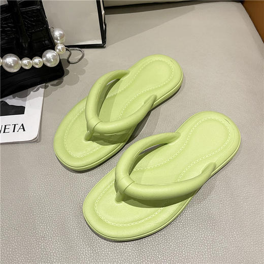 【夏日出街常备！网红ins凉拖鞋】EVA材质，踩屎感，防撞鞋头，优质柔软面料，耐穿耐磨，女夏人字拖居家时尚室内外穿沙滩凉拖鞋粉丝专属 商品图6