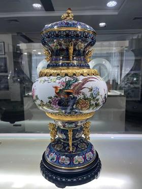 《吉祥中国》富贵珐琅尊
