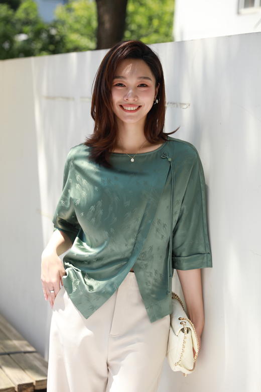 火桐hooton新中式圆领盘扣国风中袖真丝衬衫778245 商品图3