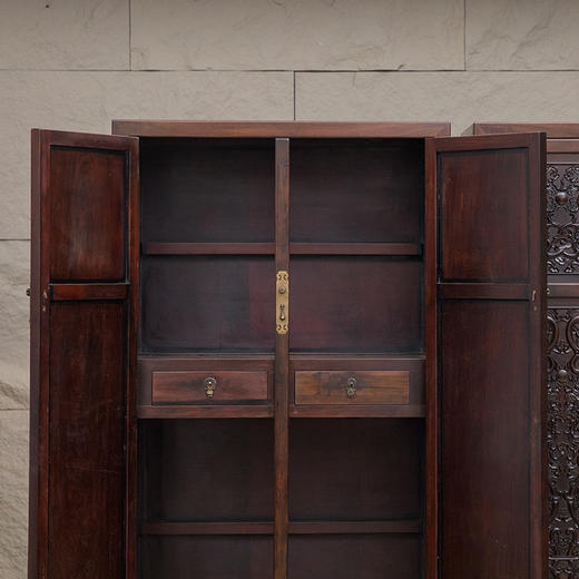 清 红木浮雕二龙戏珠方角柜（一对） 商品图3