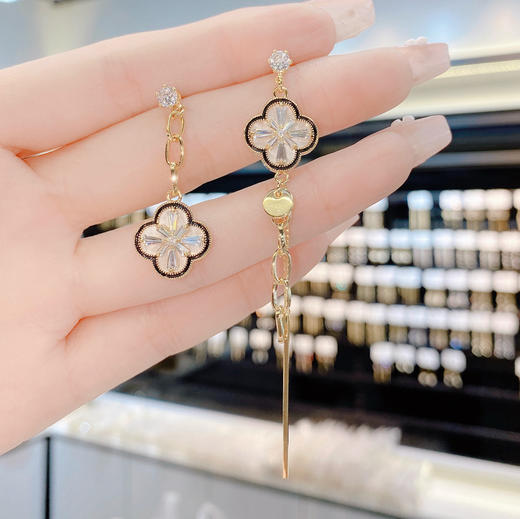 「s925银针耳坠」东大门同款气质耳坠 不对称四叶花长款流苏耳环女时尚饰品 商品图3