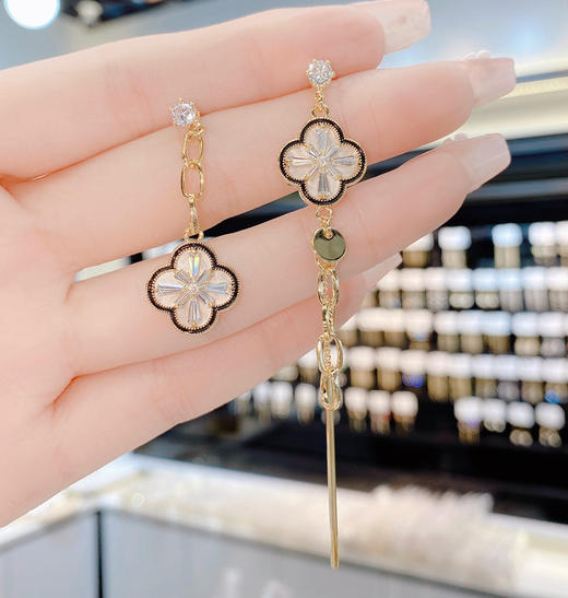 「s925银针耳坠」东大门同款气质耳坠 不对称四叶花长款流苏耳环女时尚饰品 商品图1