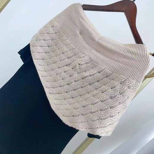 【甄珠贝】空调房御寒神器，羊毛混纺镂空小披肩【3个工作日】 商品图1