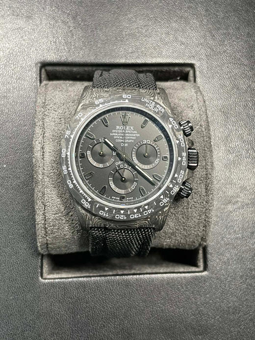 2025年新品，NOOB级碳纤维Diw定制版CAL 4130宇宙计时迪通拿系列  腕表直径为40MM，和普通的迪通拿尺寸都一样。整表重53克，表壳整体采用碳纤维材质，碳钎维材质是一种新型材料❕❕❕ 商品图14