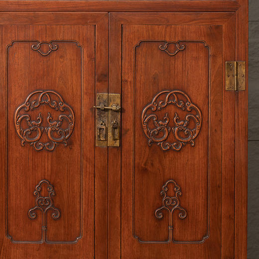 清 红木浮雕螭龙纹亮格柜（一对） 商品图2