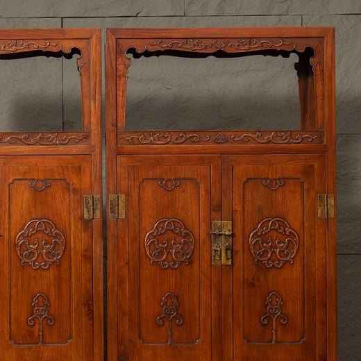 清 红木浮雕螭龙纹亮格柜（一对） 商品图1