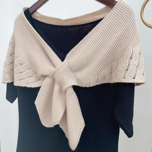 【甄珠贝】空调房御寒神器，羊毛混纺镂空小披肩【3个工作日】 商品图0