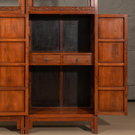 清 红木浮雕螭龙纹亮格柜（一对） 商品图3