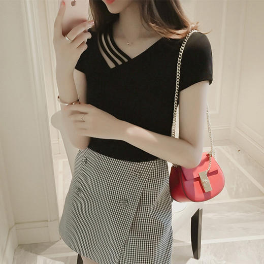 【镂空V领，显瘦时尚】短袖t恤女夏季韩版新款女式ins学生V领上衣女装 商品图2