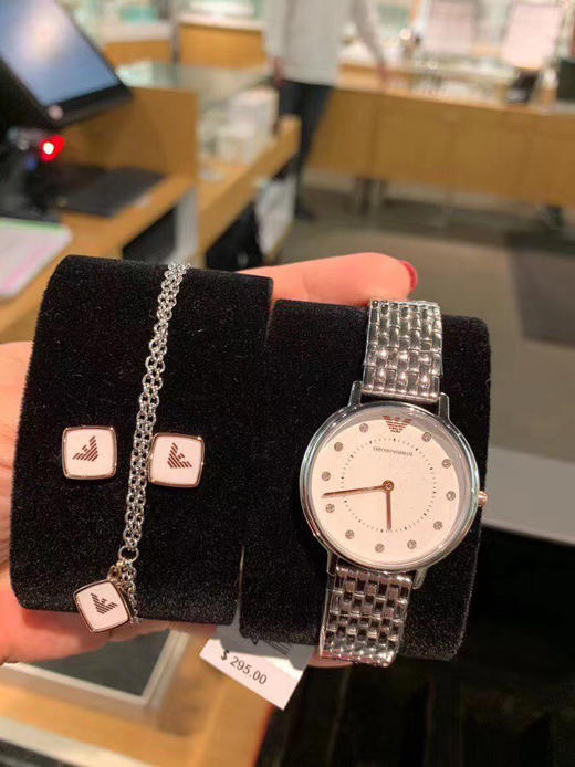 ¥1099直邮！Armani AR80023 阿玛尼手表礼盒⌚️表盘内11颗水晶镶嵌刻度 商品图1