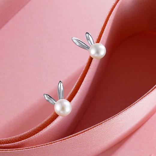 子佩集S925银珍珠耳钉【EM2689-XF】2305 商品图0