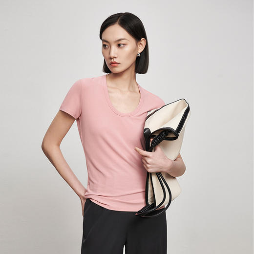 IN AND ON53345夏新款女短袖桑蚕丝T恤正肩凉感纯色圆领显瘦休闲上衣 商品图1