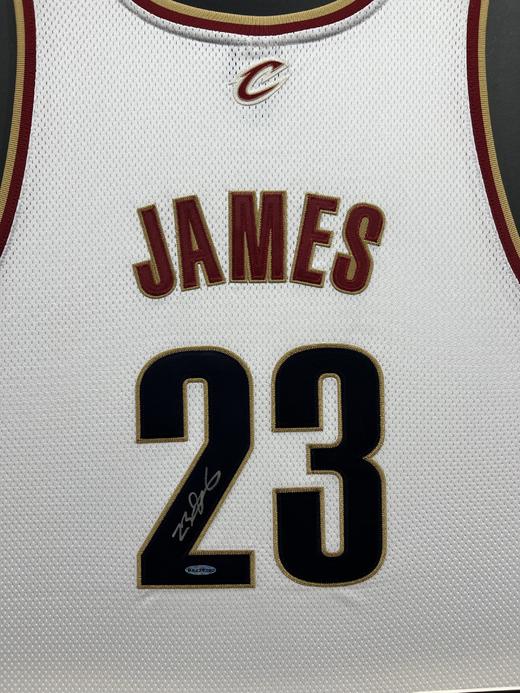 收藏系列 詹姆斯 骑士队23号白色 亲笔签名球衣 商品图1