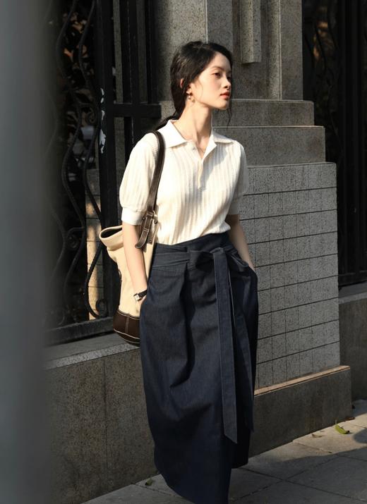 女反领露空上衣8665 商品图2