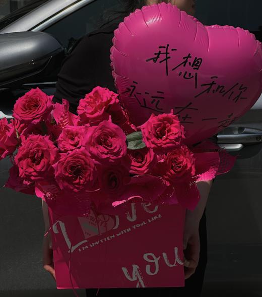 私有浪漫  华伦天奴粉 · 花盒 商品图0