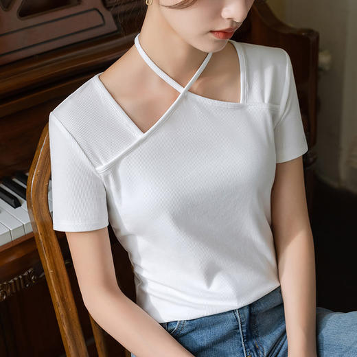 短袖t恤女夏，新款女装设计感纯色体恤性感挂脖纯色收腰上衣SG-T3X0328 商品图1