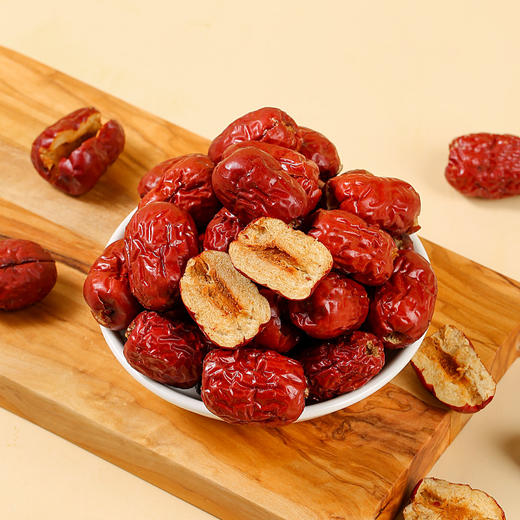 【杨博士甄选】新疆去核灰枣210g   无核更方便，小而甜，煮粥煲汤红枣 商品图1