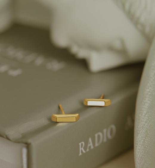 Oflye潮流饰品 小金条撞色原创设计耳钉女简约风不对称T形耳饰耳环女 商品图2