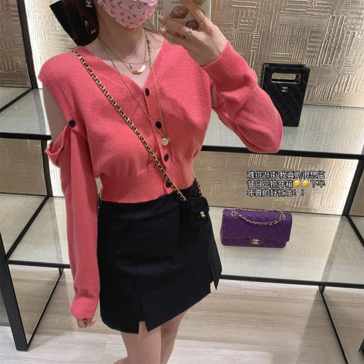 金蘑菇菇【弗洛伊德玫瑰】纸片人v领小短款设计感露肩小开衫 商品图2