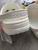 点此购买 Drew House x Crocs联名徽章男女款洞洞鞋 pp 285652 商品缩略图10