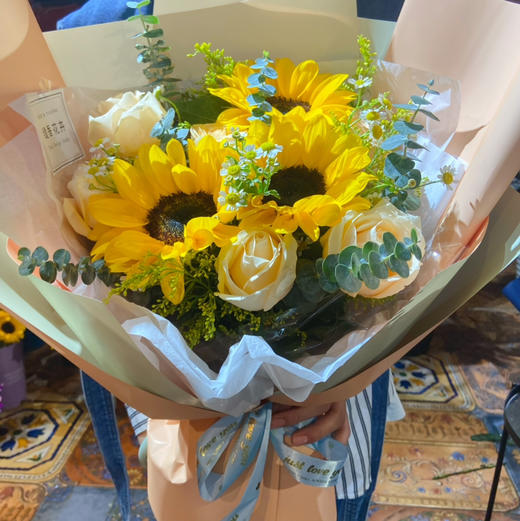 【浪漫小时光】蜜桃雪山➕向日葵小美好精品花束 商品图1