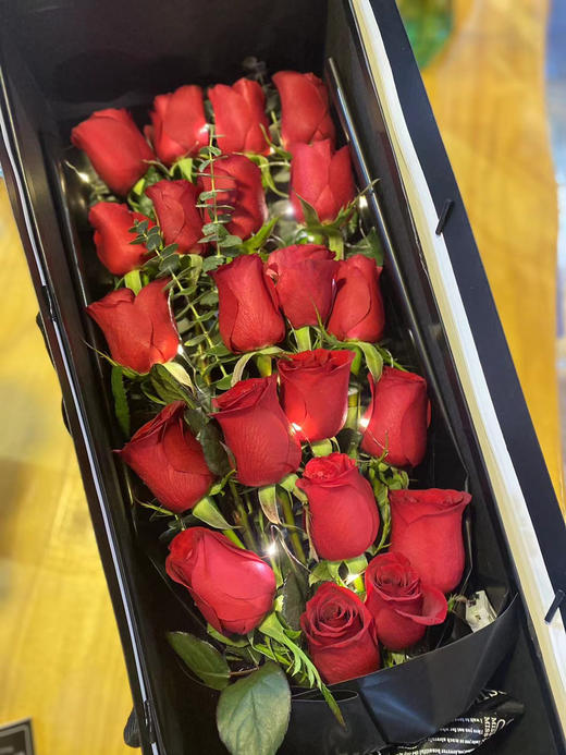 【典藏挚爱】经典礼盒19朵丝绒玫瑰高大上礼盒 商品图0