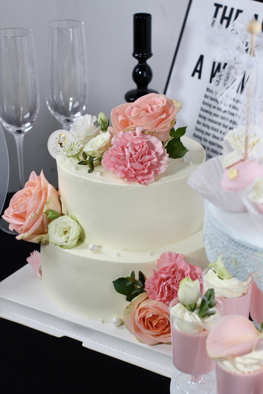 【1463】鲜花双层订婚款+小型甜品台 商品图1