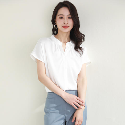 【多色可选】罗蒙夏季轻薄透气微弹力短袖衬衫女士休闲百搭V领短袖衬衣 商品图2