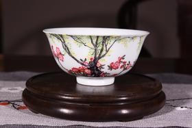 珐琅彩杏林春燕碗