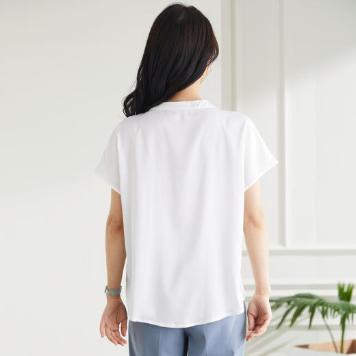 【多色可选】罗蒙夏季轻薄透气微弹力短袖衬衫女士休闲百搭V领短袖衬衣 商品图3