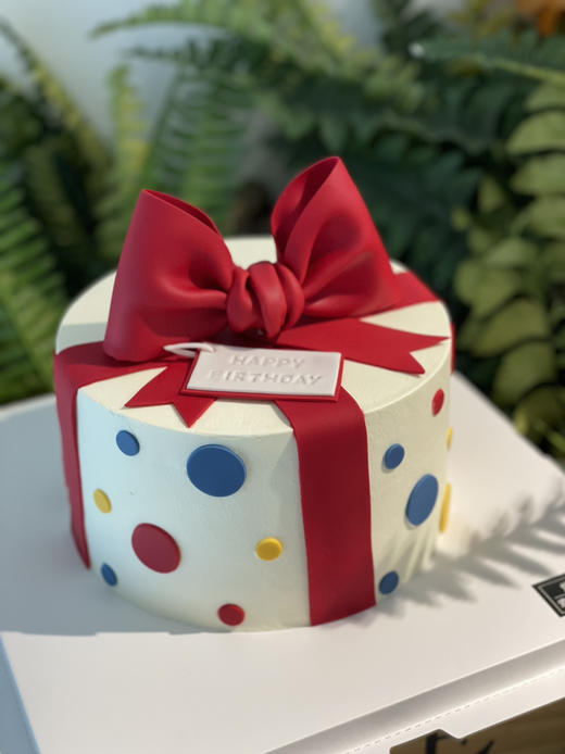 网红精致的蝴蝶结蛋糕，全部翻糖巧克力制作，蛋糕装饰全部可食用，需提前48小时以上预订 商品图2