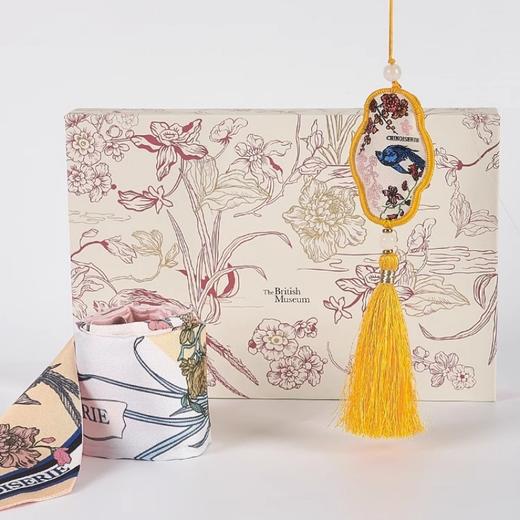 大英博物馆欧式中国风系列 桑蚕丝飘巾窄丝巾香囊礼盒 商品图3