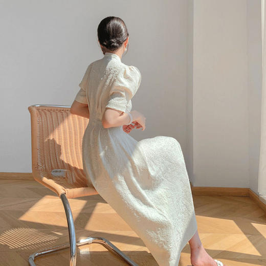 【服装鞋包】夏季新款法式连衣裙短袖气质裙子复古改良白色旗袍 商品图1