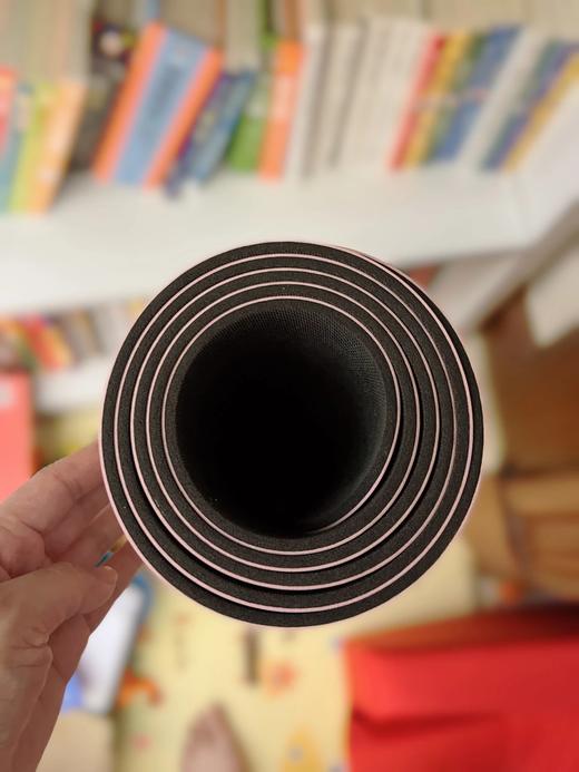 【超妈】【瑜伽垫刻上你的名字】土豪瑜伽垫中的爱马仕，防滑耐磨，回弹好，对折无折痕，吸地力强无翘边，好打理，易收纳 商品图3