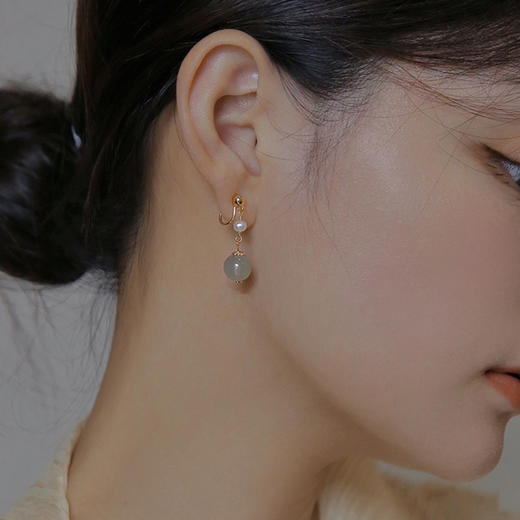 高冰感和田玉耳环女，ins风圆脸显瘦高感蚊香盘耳夹女无耳洞耳饰QS-002 商品图0