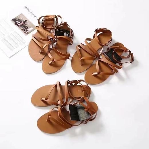 请帮我们分享【八一直播】FOREVER 21 女士平底一字平底凉鞋 商品图1