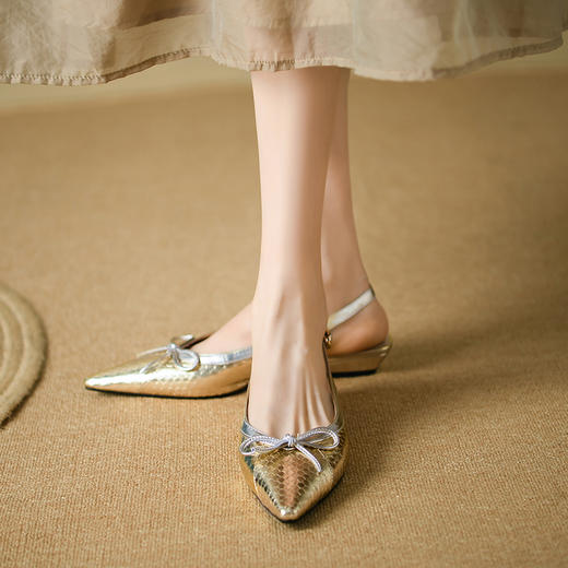 舒适百搭，真皮尖头平底凉鞋QS-23034 商品图0