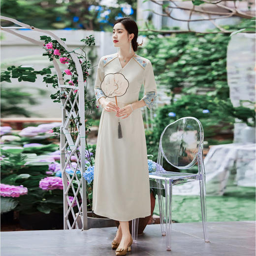 FLZD-2362夏季新款气质休闲V领绑带绣花连衣裙修身显瘦女2362 商品图0