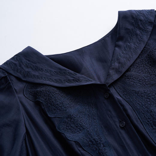 谜底海军领连衣裙短袖2023夏新款复古绣花收腰百褶长裙232ML0620 商品图3