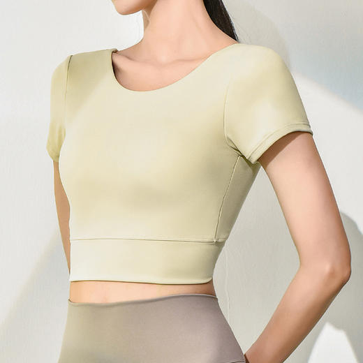跃牌【健舞健美】系列新款美背露脐短款带胸垫瑜伽短袖8311（可拆胸垫） 商品图4