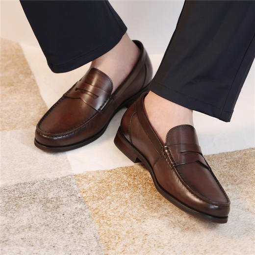 【越穿越舒服】guidomaggi 男士皮鞋 优质牛皮 透气内里 吸湿排汗 防滑耐久 行走更惬意商务休闲 商品图5