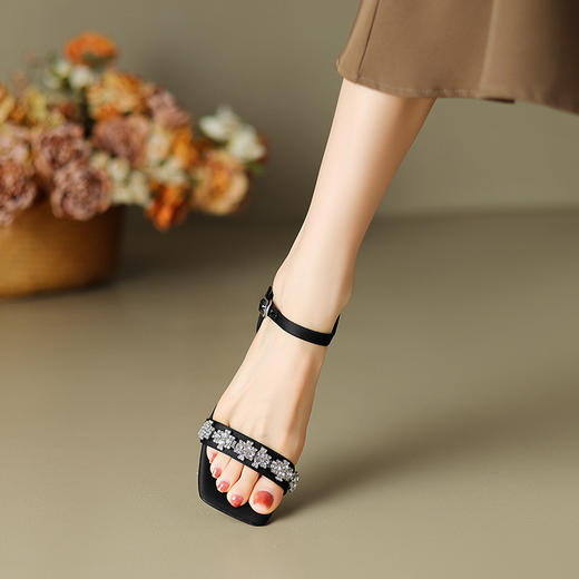夏季新款，一字带钉珠高跟凉鞋HCY-3541 商品图3