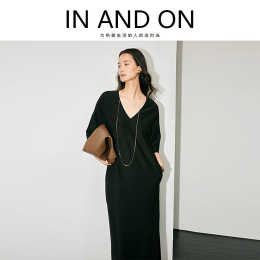 IN AND ON53428夏季新款女V领连衣裙垂感显瘦宽松简约气质开衩长裙 商品图1