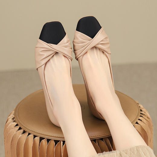 品质好货| Safiya索菲娅2023新款夏二层牛皮浅口玛丽珍粗跟单鞋SF31115798 商品图0