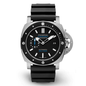 沛纳海 Panerai 潜行系列 PAM01389 腕表