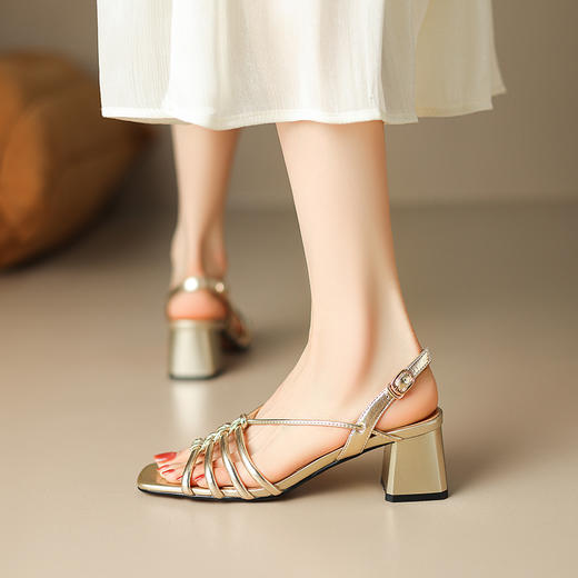舒适百搭，复古罗马粗跟凉鞋HCY-3526 商品图9